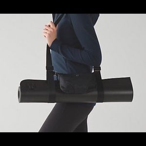 Lululemon essential mat carrier